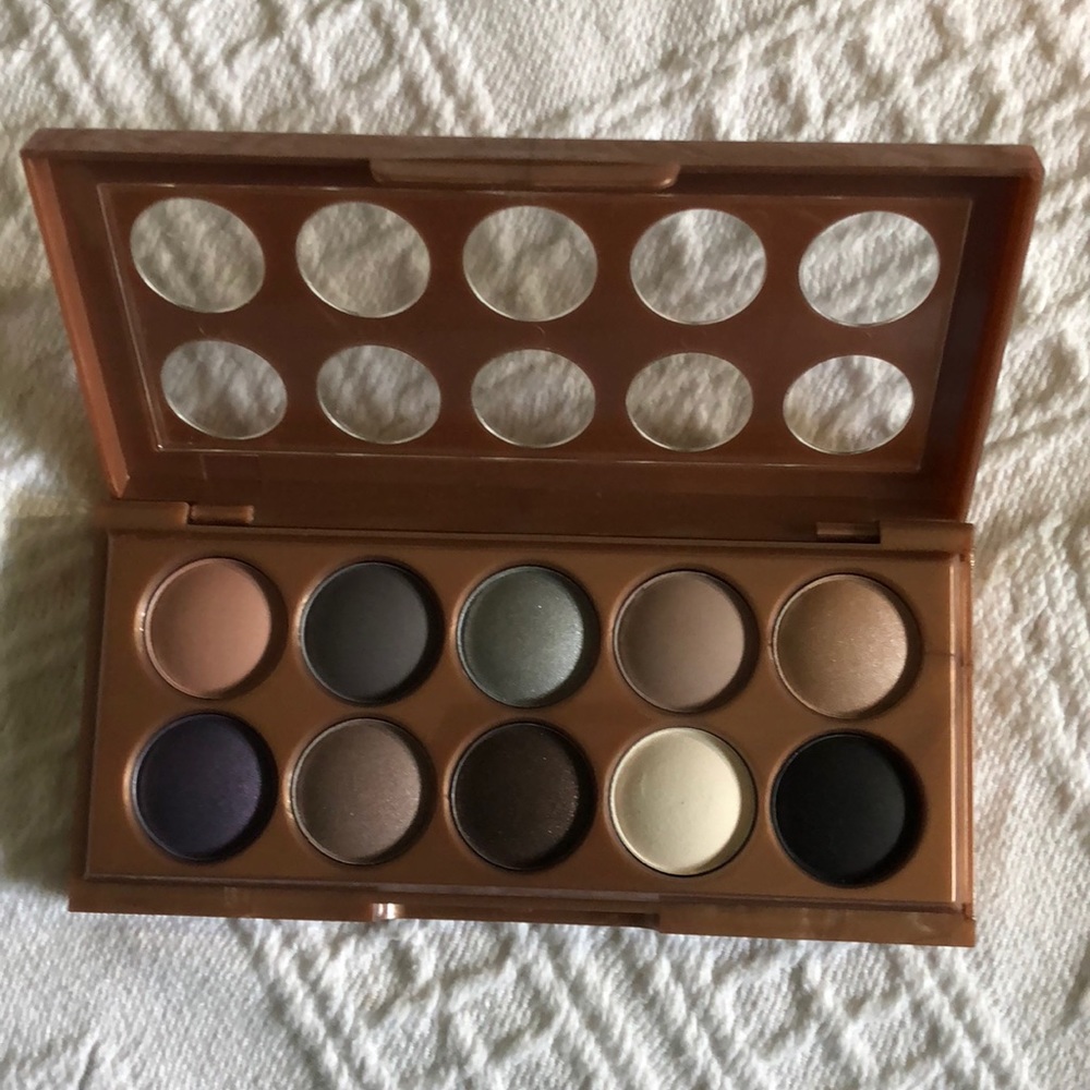 NYX Dreamcatcher Palette in Stormy Skies
